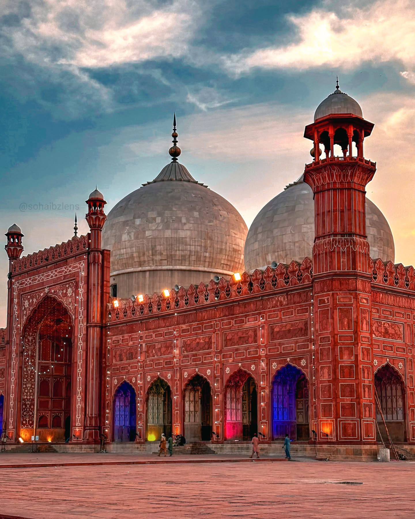 Lahore Heritage Tour: Lahore Museum, Walled City, Lahore Fort & Badshahi Mosque
